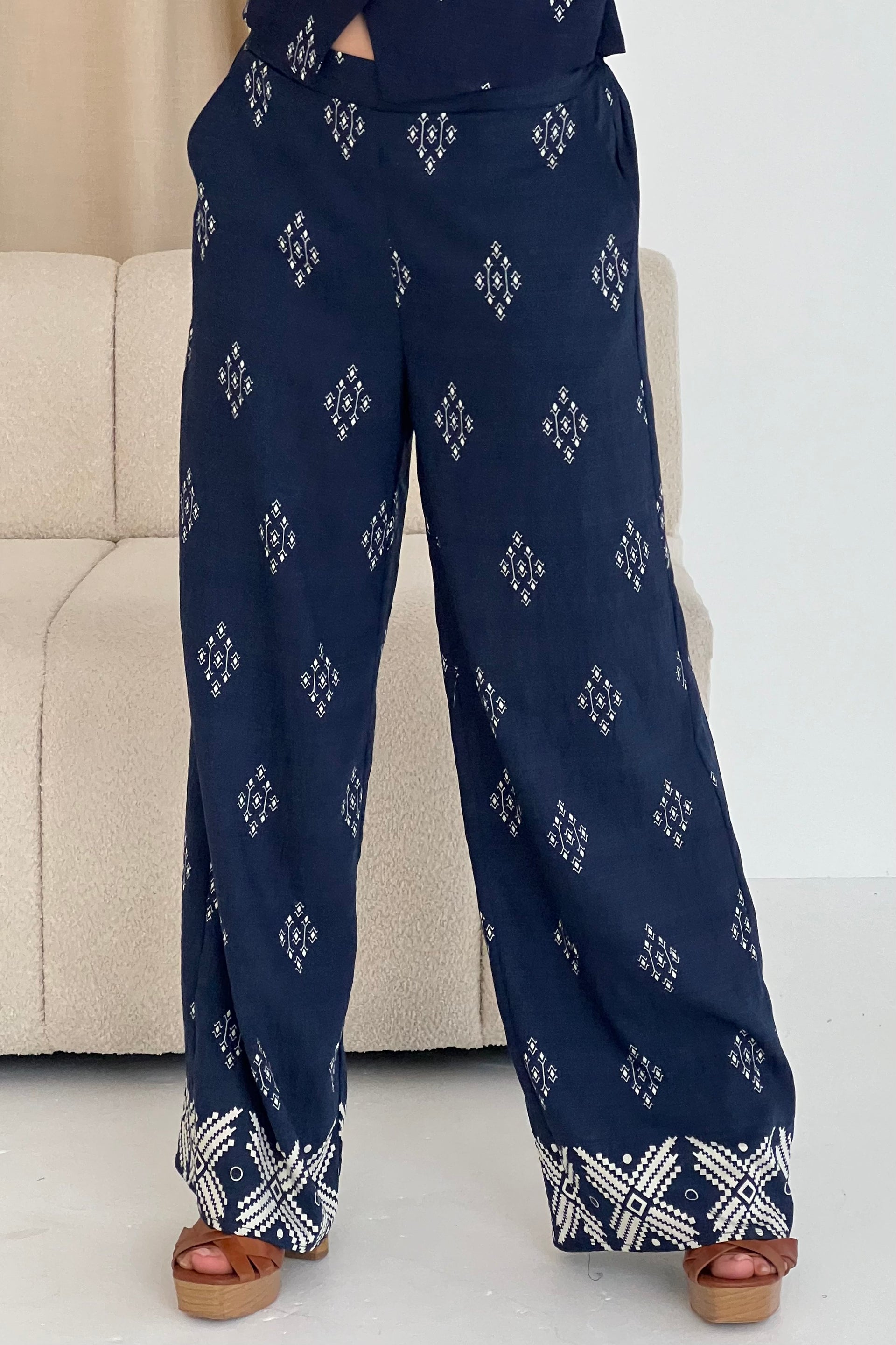 Cara Viscose Blend Printed Trouser In Navy