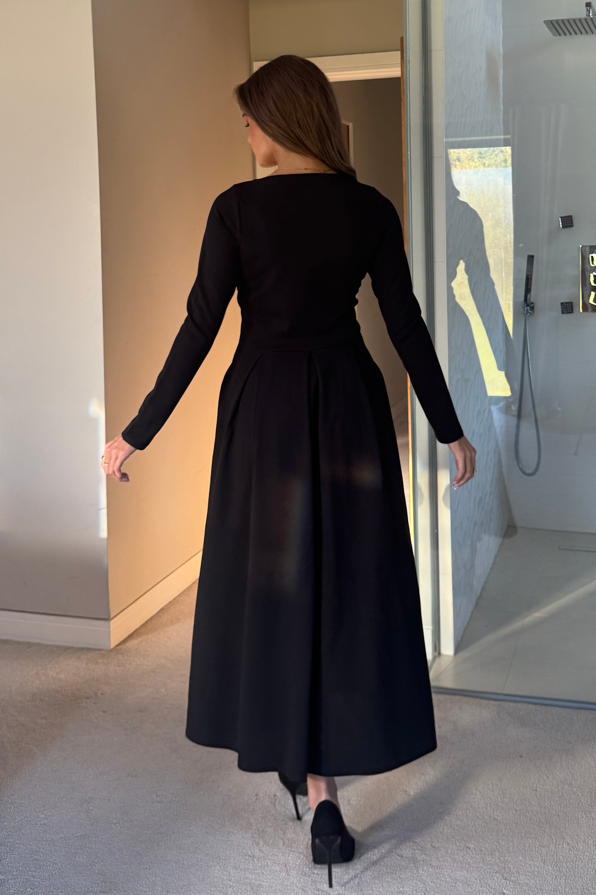 Evie Square Neck Long Sleeve Midi Dress Black