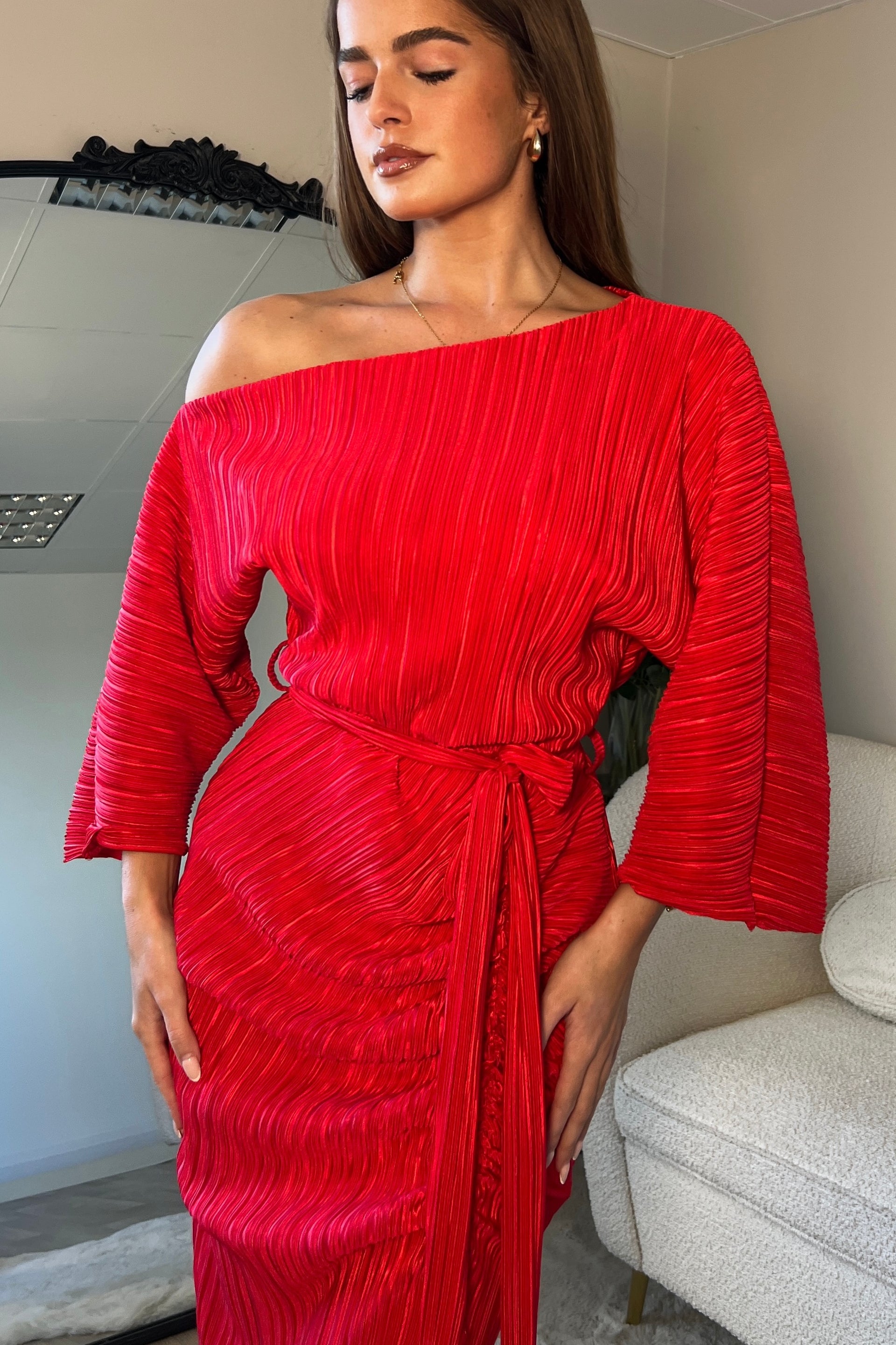 Vendy Off The Shoulder Ruched Detail Midi Dress Red