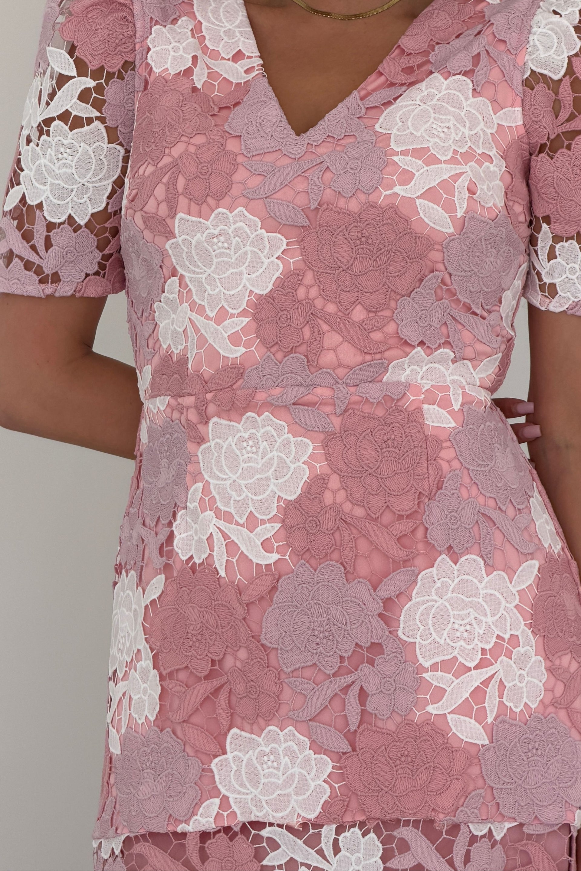 lucuna - short-sleeve lace-overlay floral midi a-line dress LEO LIN - Caroline Lace Short Sleeves Midi Dress