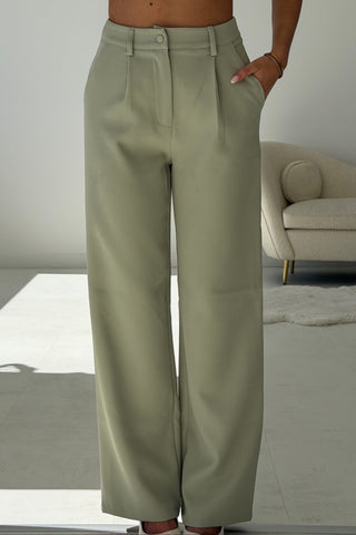 Clothing/Trousers & Skirts
