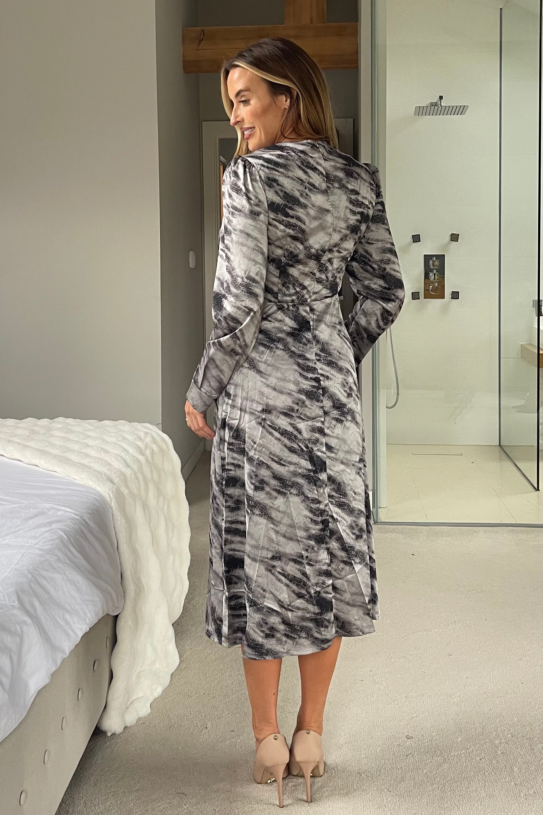 Cass Grey Print Long Sleeve Midi Dress