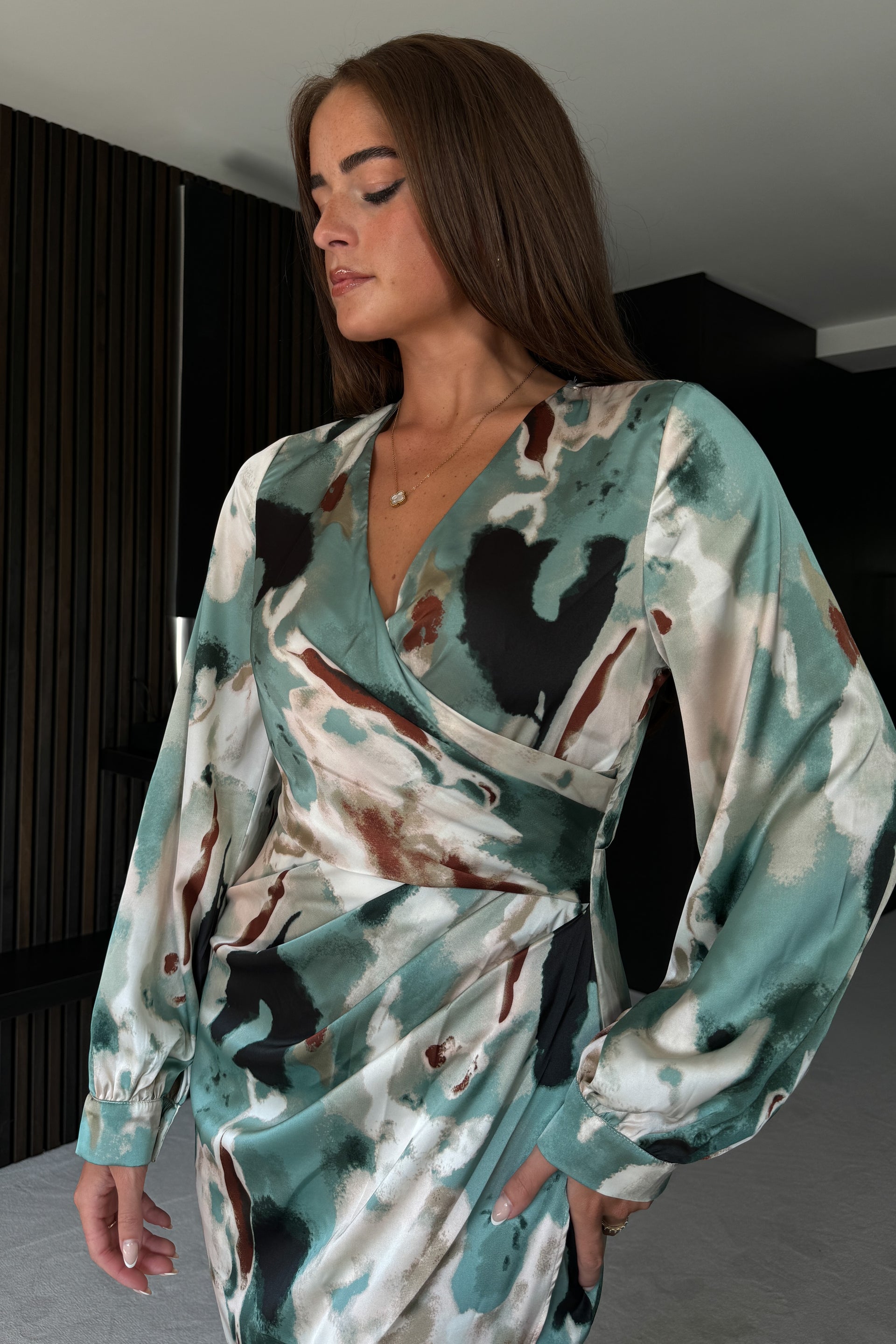 Elsa Green Marble Long Sleeve Asymmetric Midi Dress – Girl In Mind Elsa Green Marble Long Sleeve Asymmetric Midi Dress – Girl In Mind
