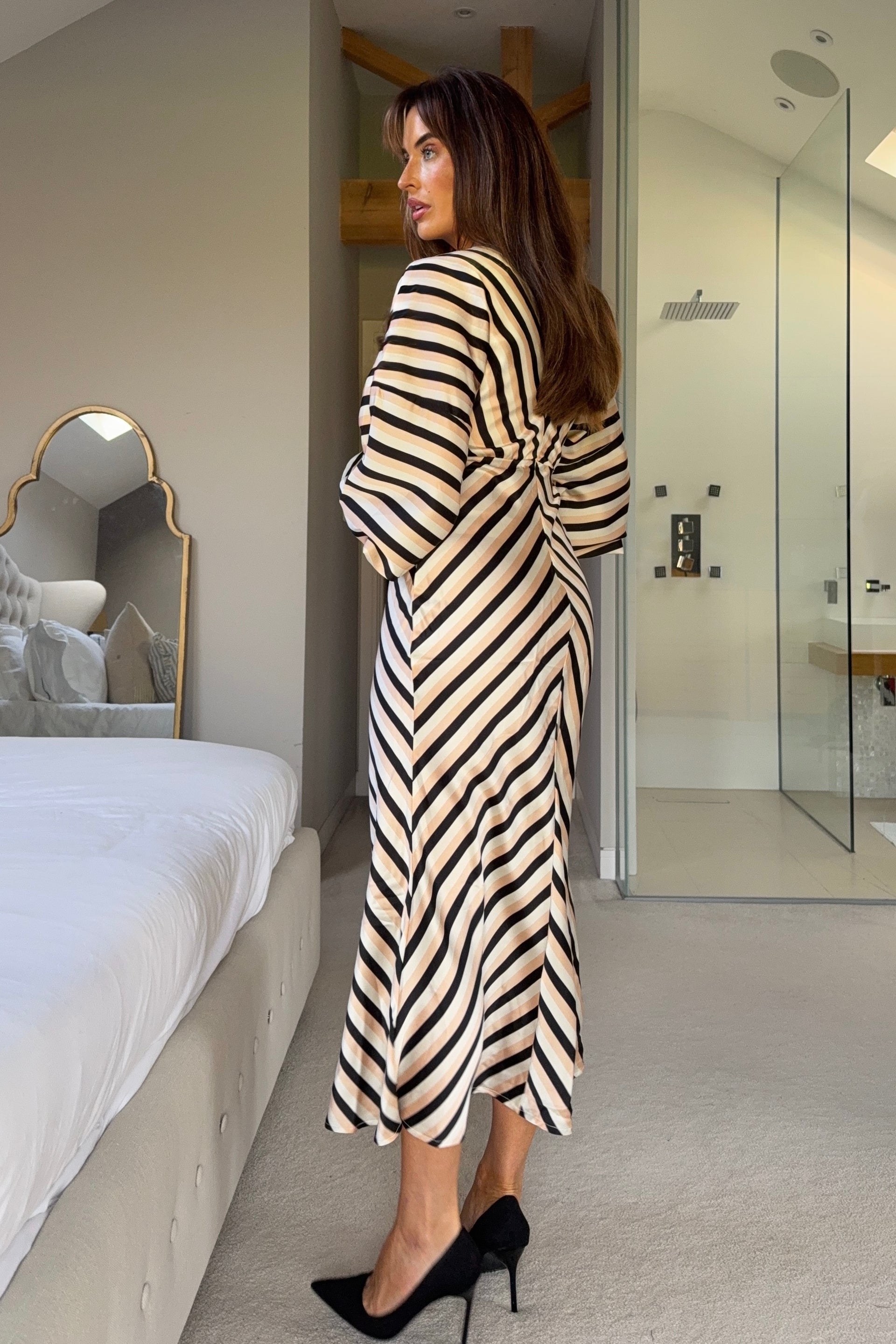 London V Neck Long Sleeves Maxi Dress In Stripe Girl In Mind London V Neck Long Sleeves Maxi Dress In Stripe Girl In Mind