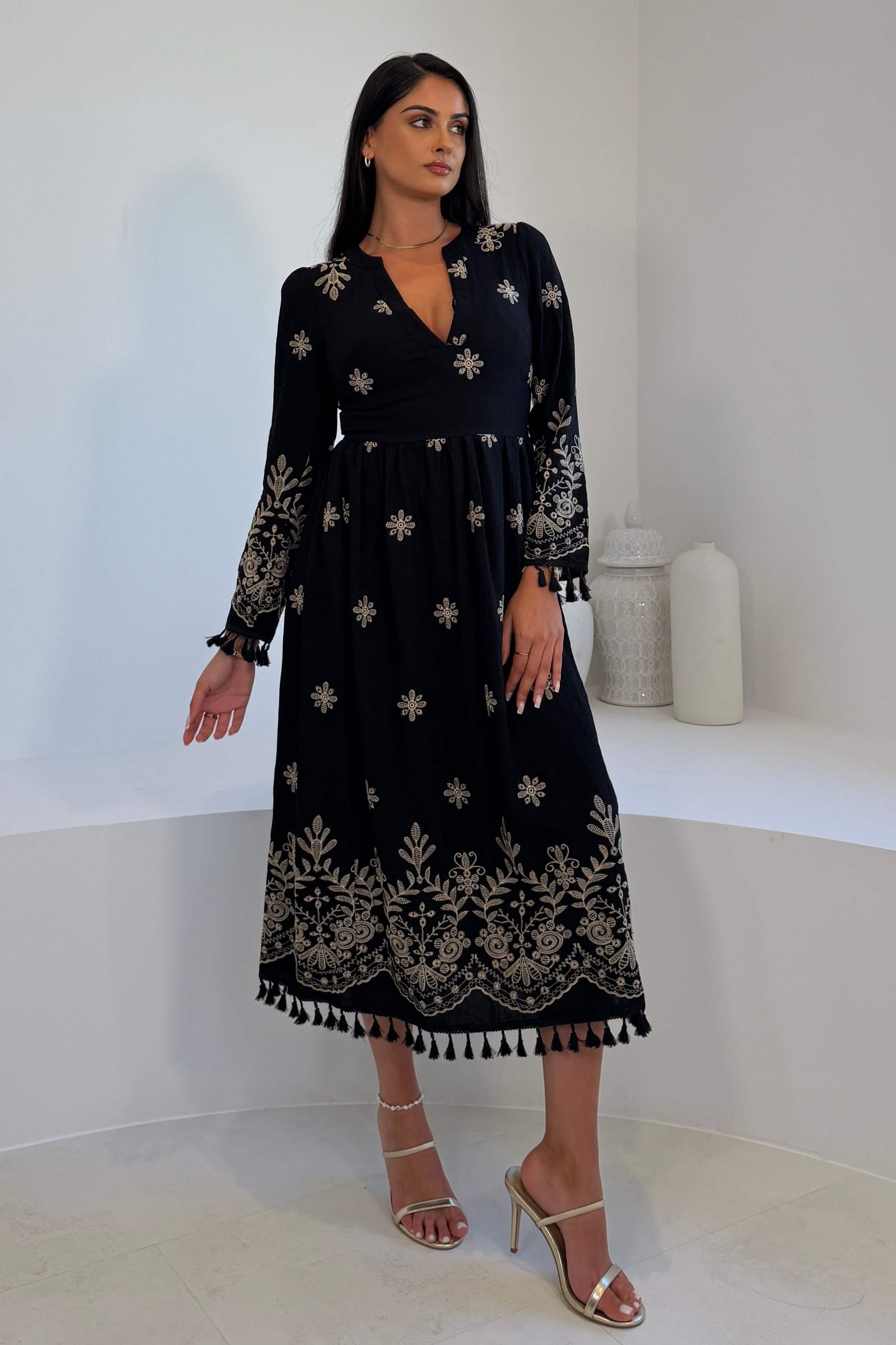 Enid Embroidered Maxi Dress Black – Girl In Mind