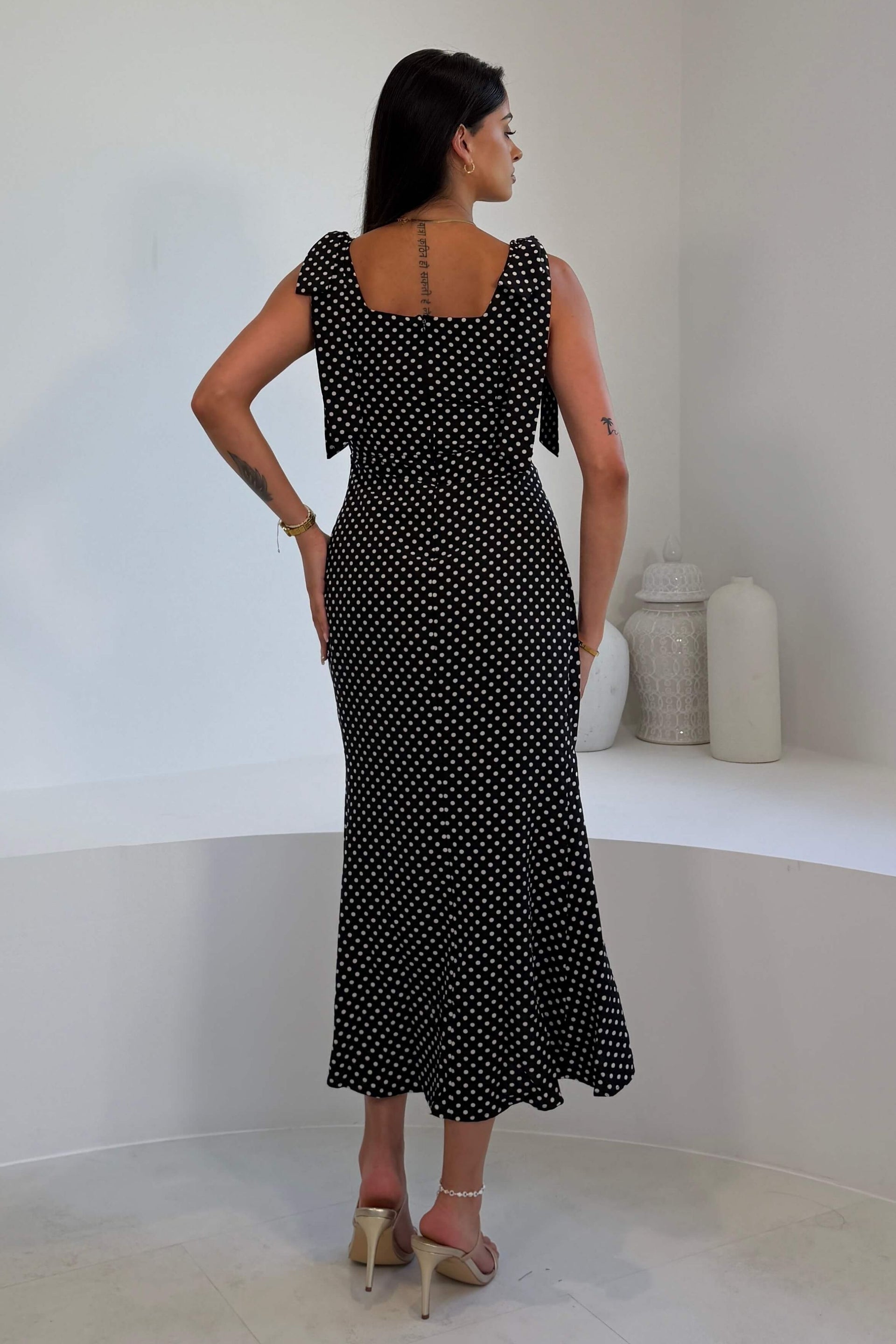 Jovi Tie Shoulder Square Neck Midi Dress Black Spot