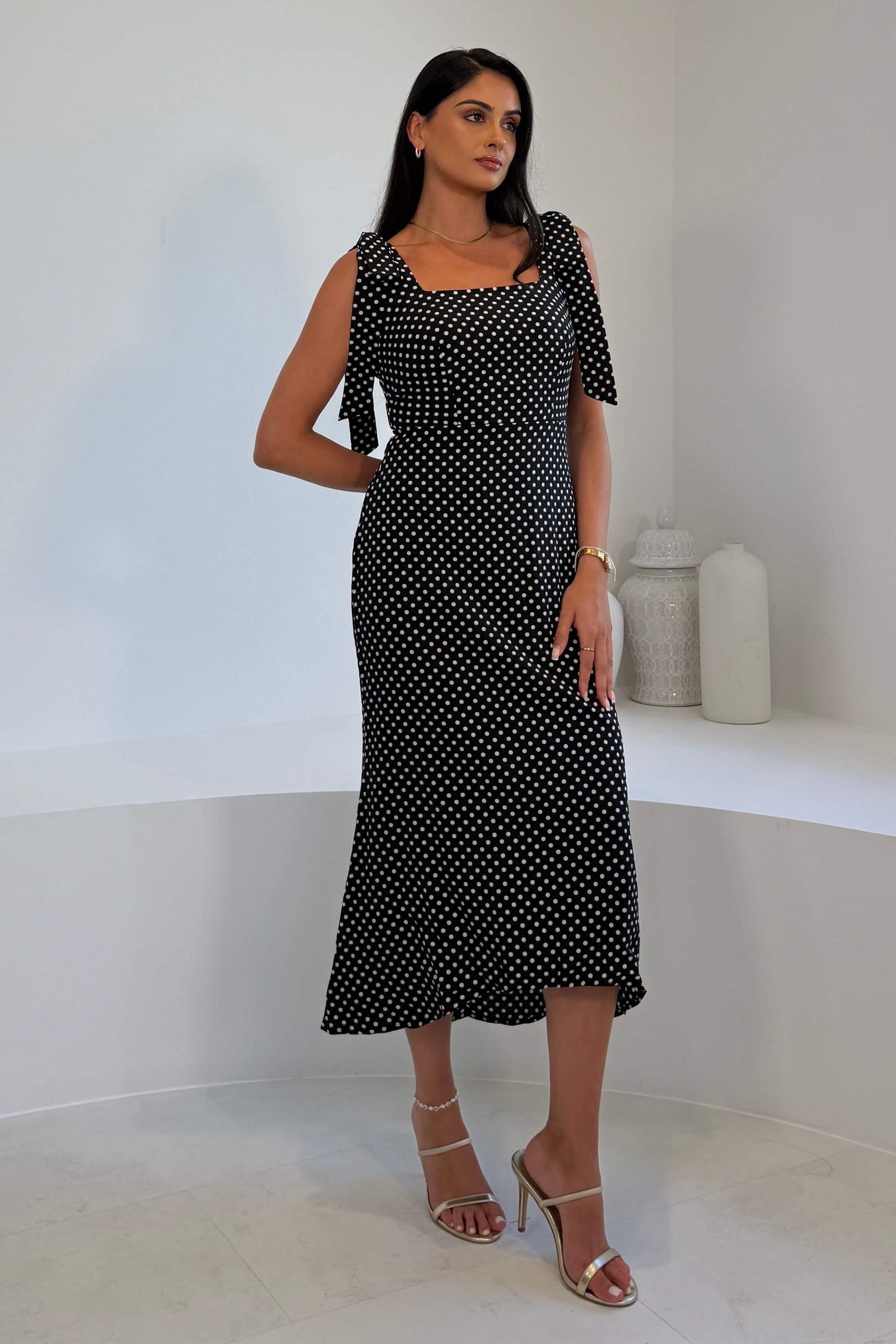 Jovi Tie Shoulder Square Neck Midi Dress Black Spot