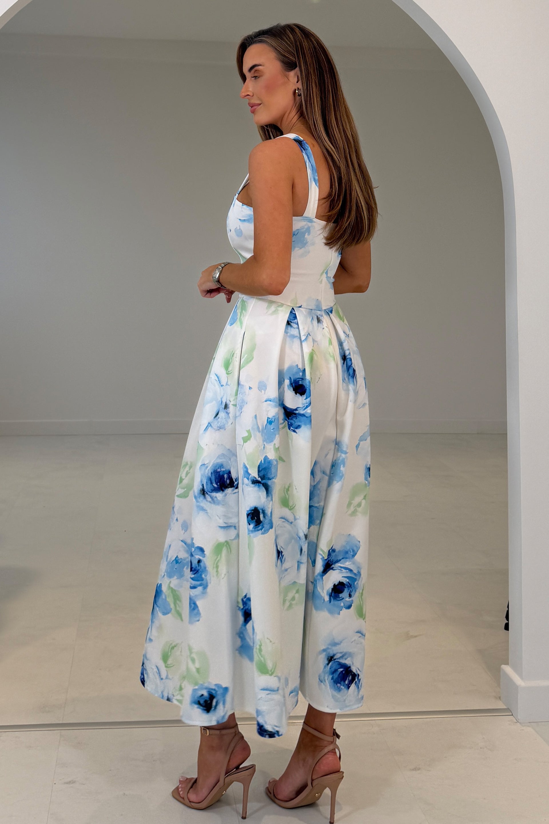 Heather Blue Floral Pleated Midi Dress – Girl In Mind