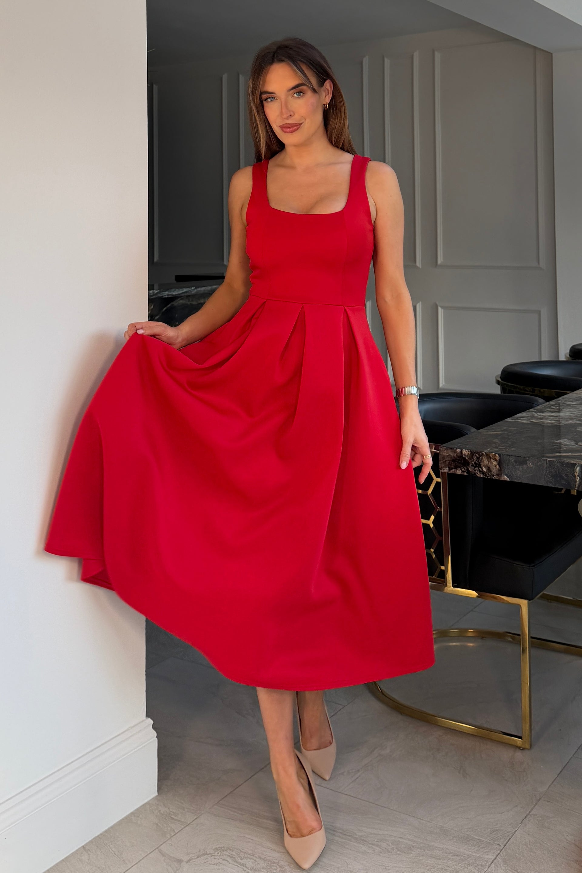 Erica Square Neck Pleated Midi Dress Red – Girl In Mind