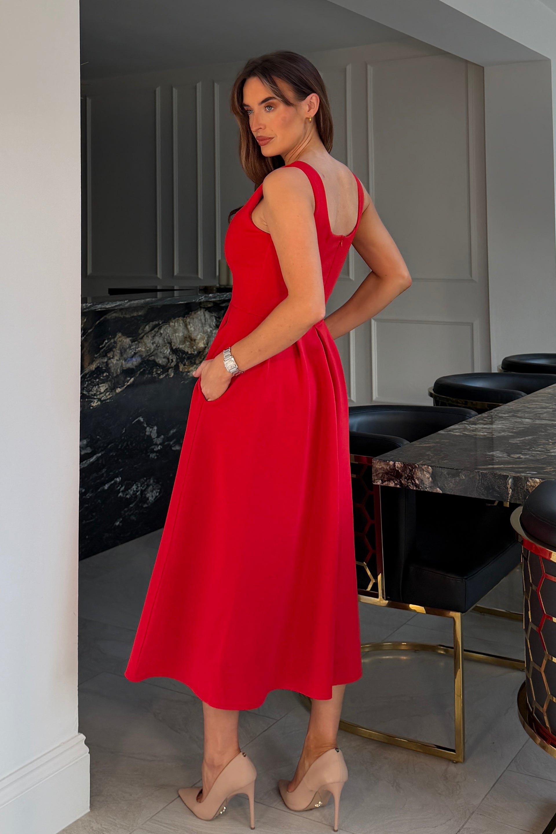 Erica Square Neck Pleated Midi Dress Red – Girl In Mind