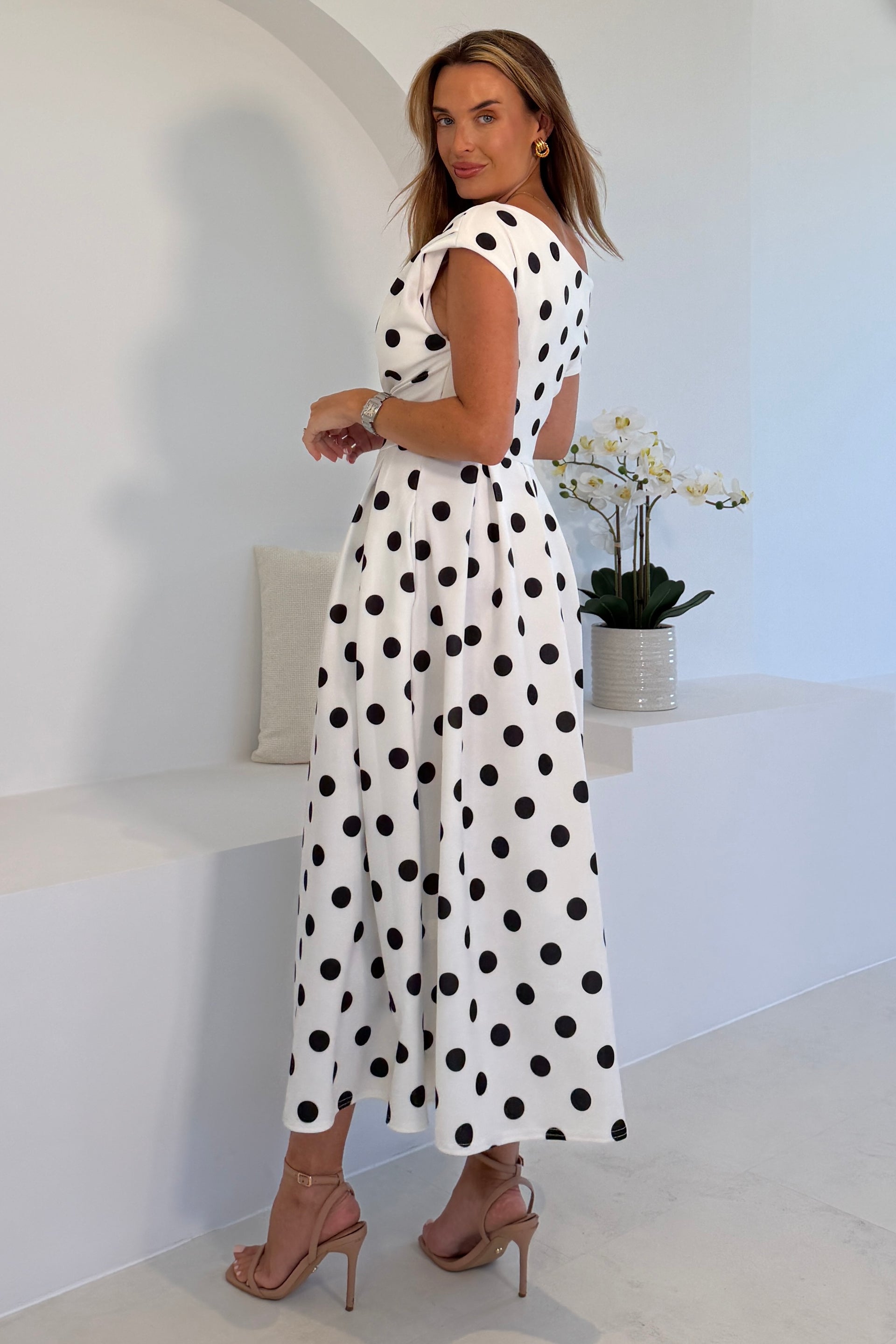 Betty Asymmetric Midi Dress Polka – Girl In Mind