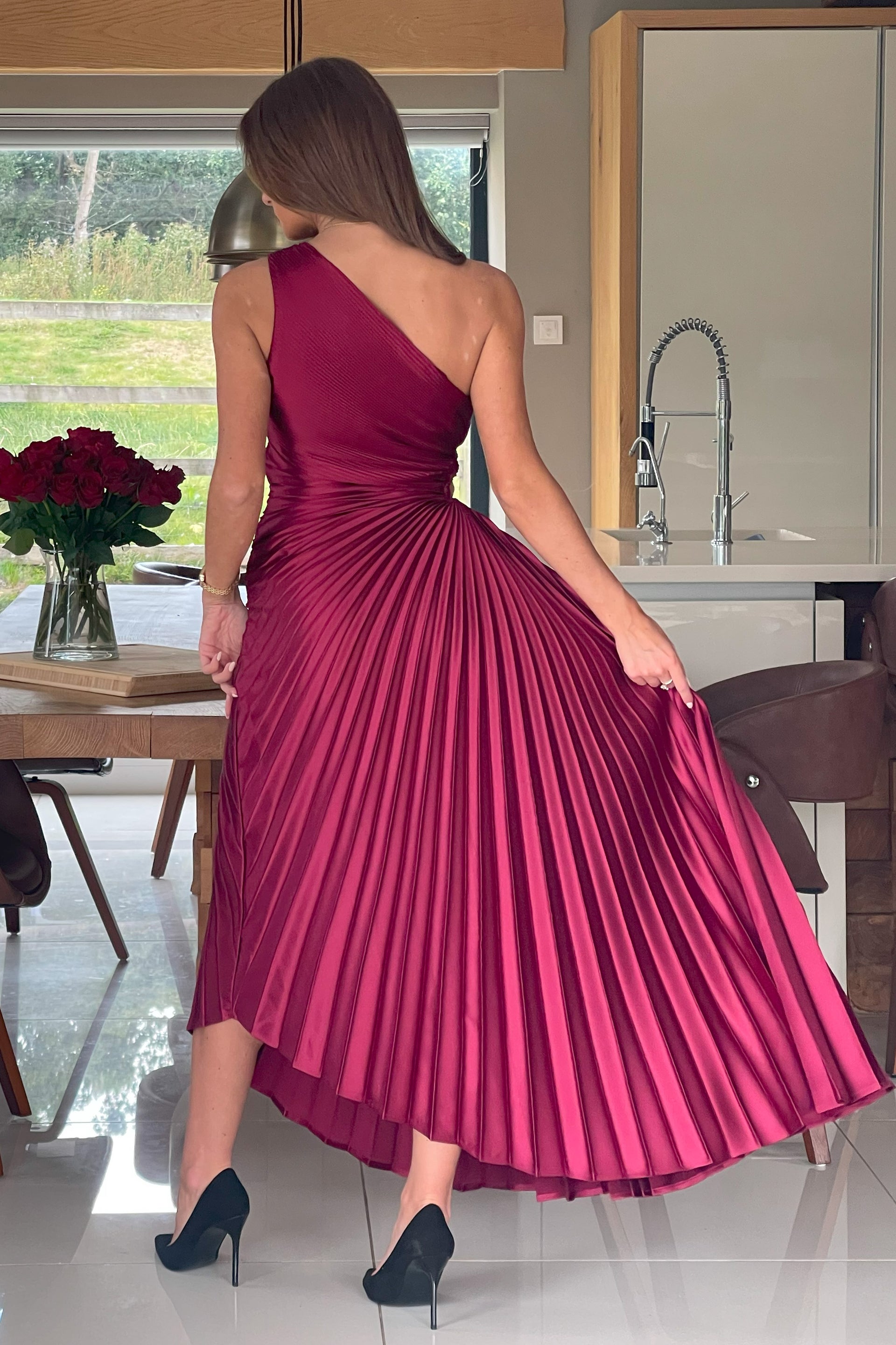 open lace back dress Plum Sparkly One Shoulder Ruched Midi Dress – AX Paris main image 0