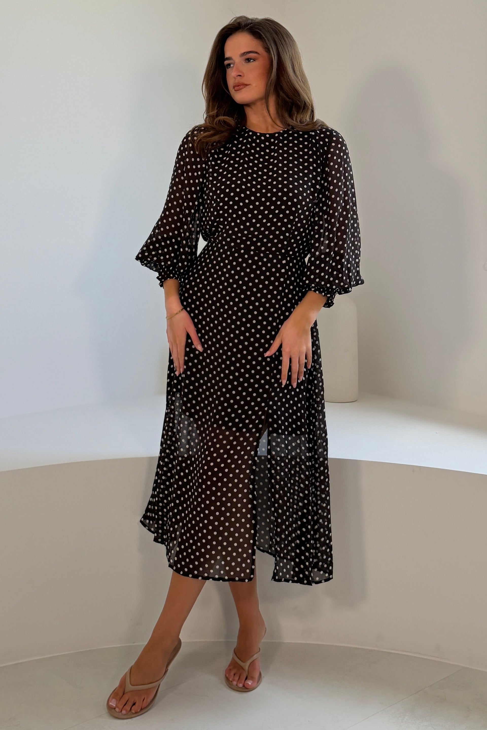 Oraya Shirred Sleeve Brown Spot Midi Dress – Girl In Mind