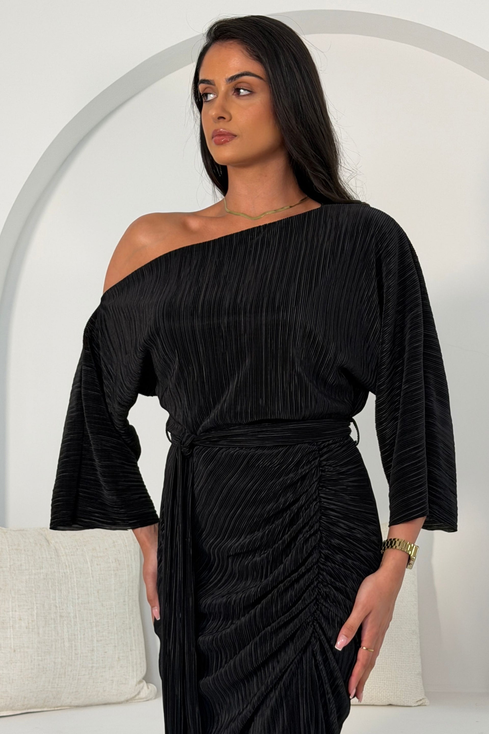 Vendy Off The Shoulder Ruched Detail Midi Dress Black