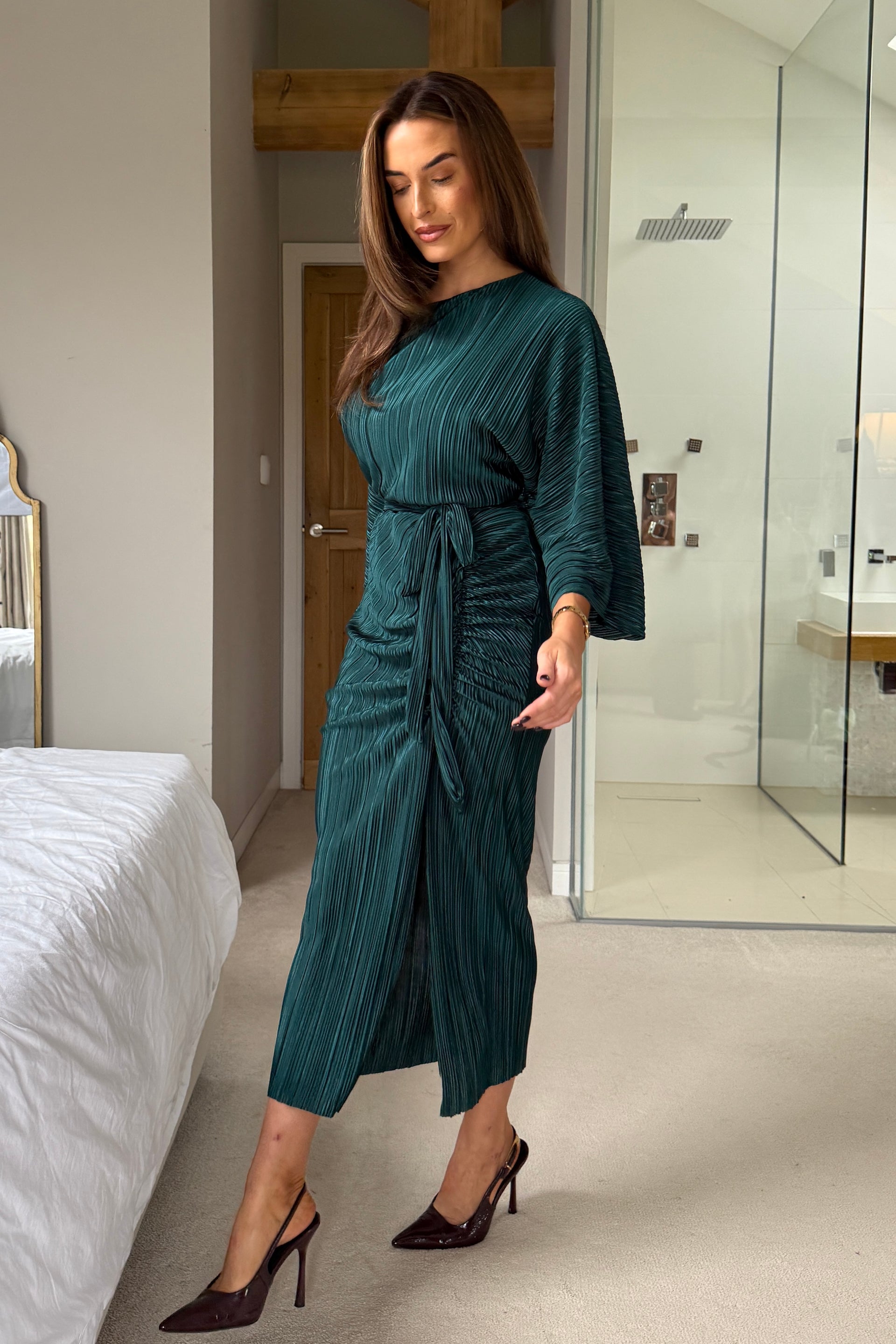 Vendy Off The Shoulder Ruched Detail Midi Dress Emerald