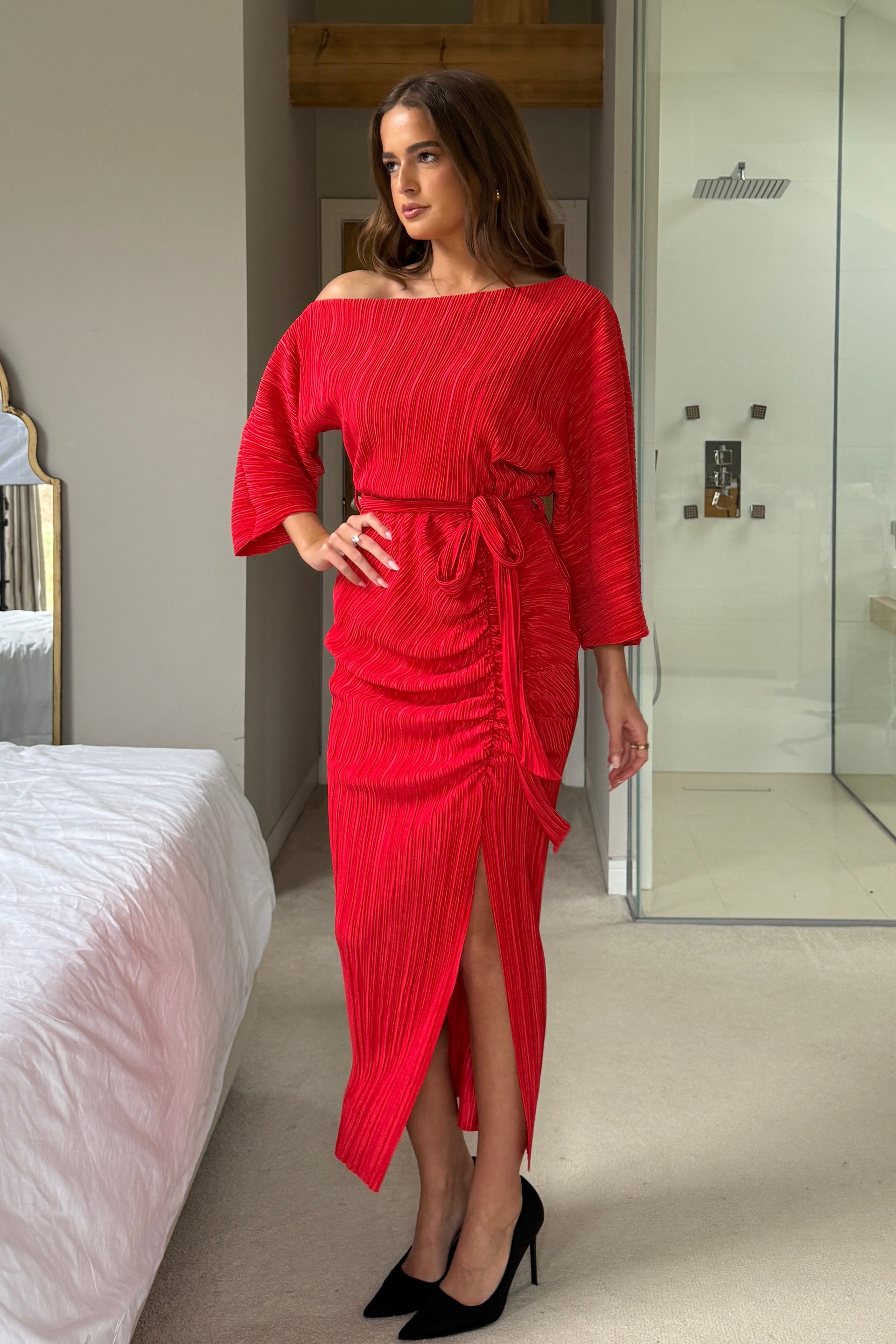 Vendy Off The Shoulder Ruched Detail Midi Dress Red