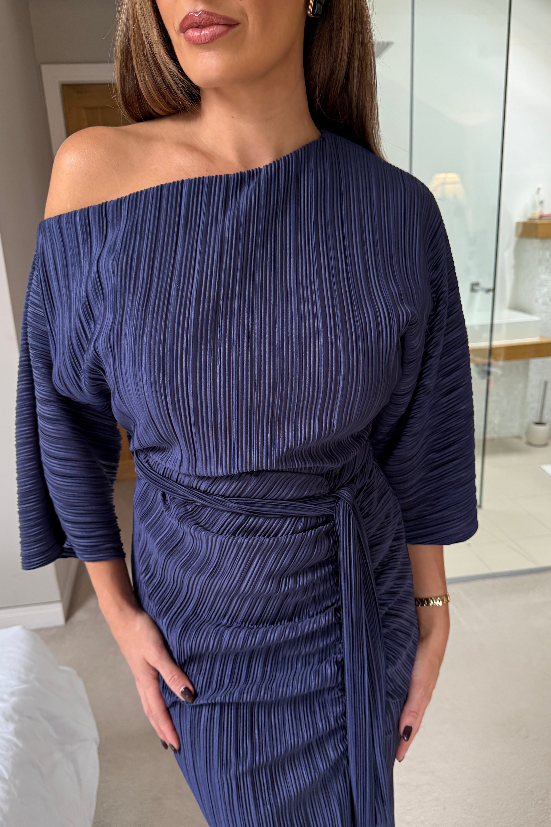 Vendy Off The Shoulder Ruched Detail Midi Dress Navy