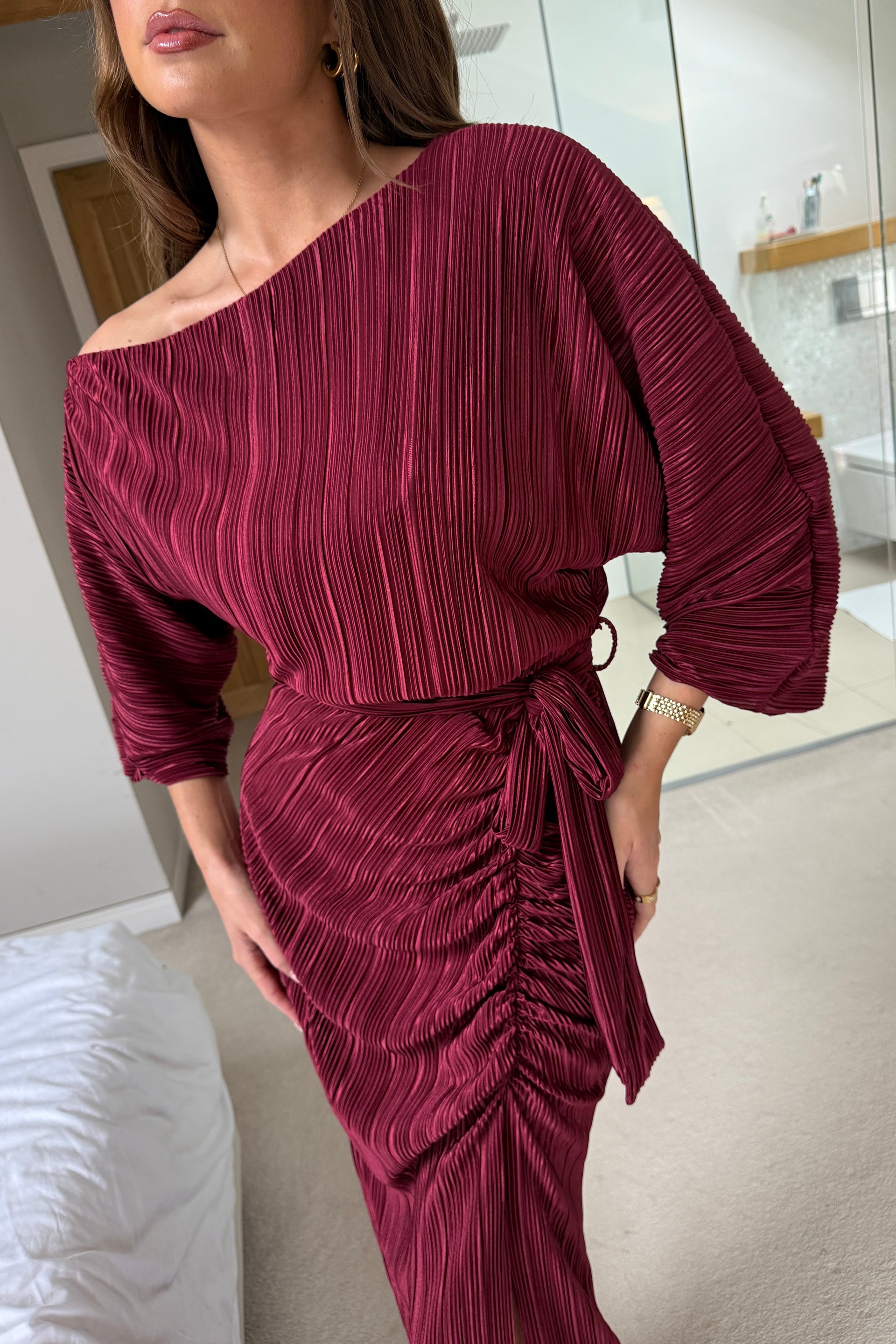 Vendy Off The Shoulder Ruched Detail Midi Dress Berry