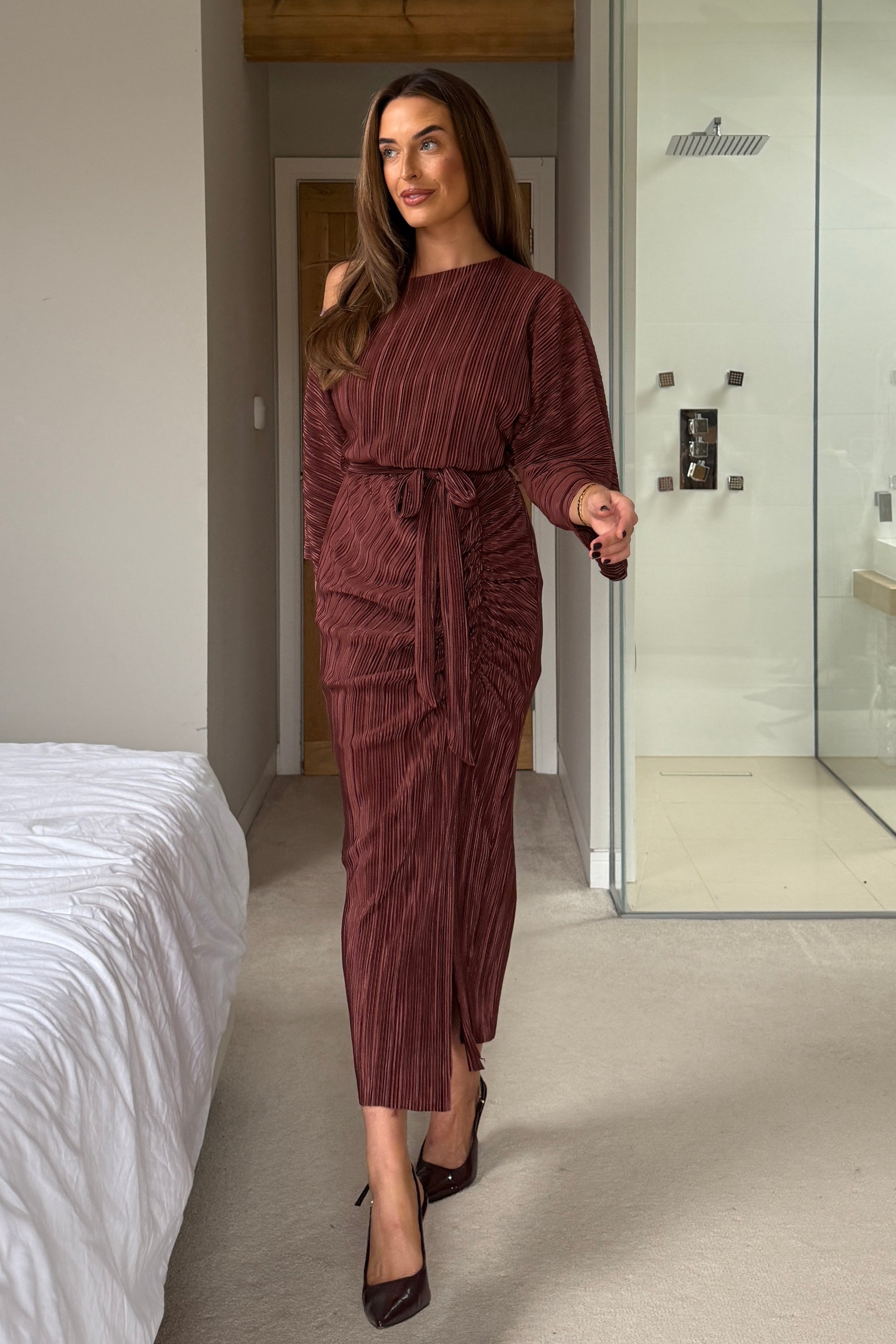 Vendy Off The Shoulder Ruched Detail Midi Dress Brown