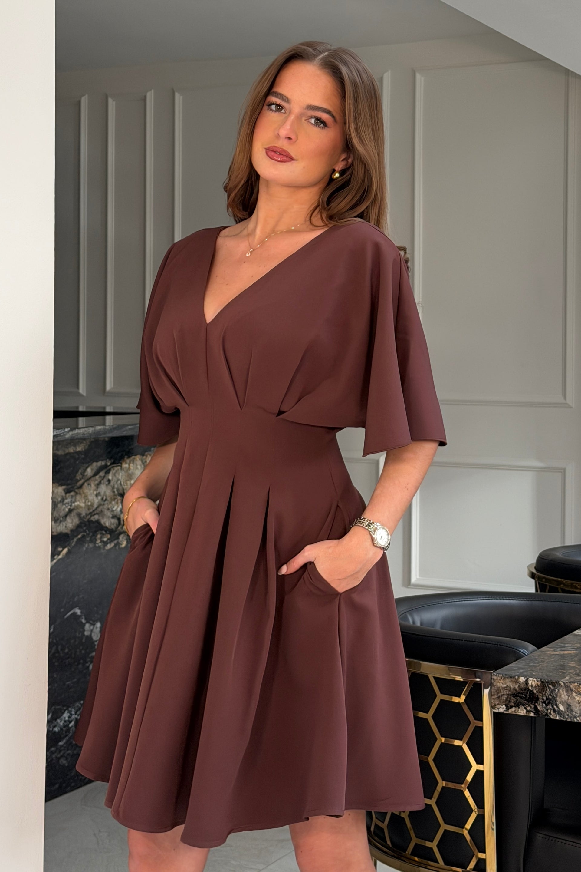 double dresser brown Laura V-Neck Short Sleeve Flowy Brown Mini Dress – Girl In Mind