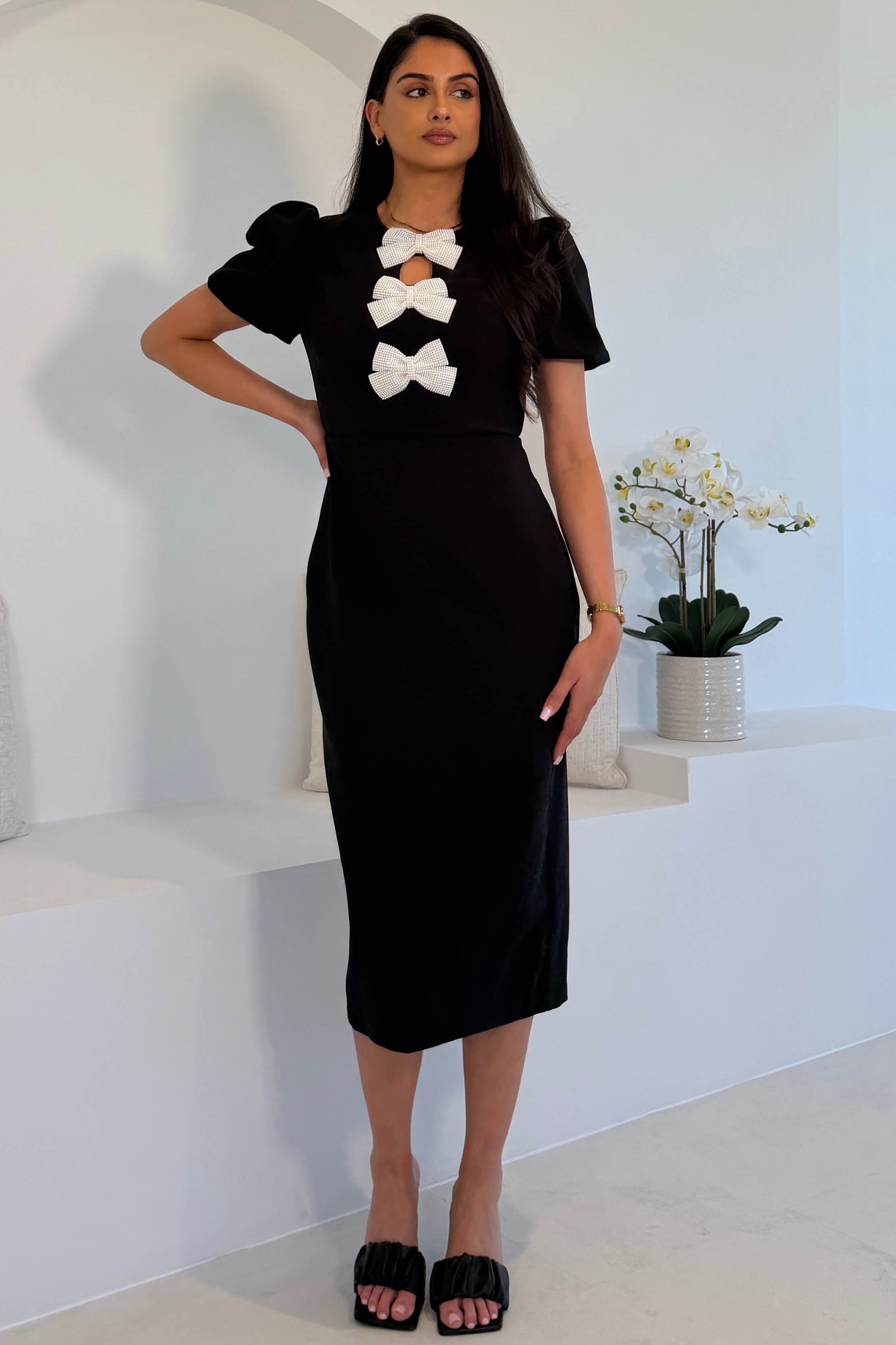 Emma Cut Out Bow Midi Dress Black – Girl In Mind