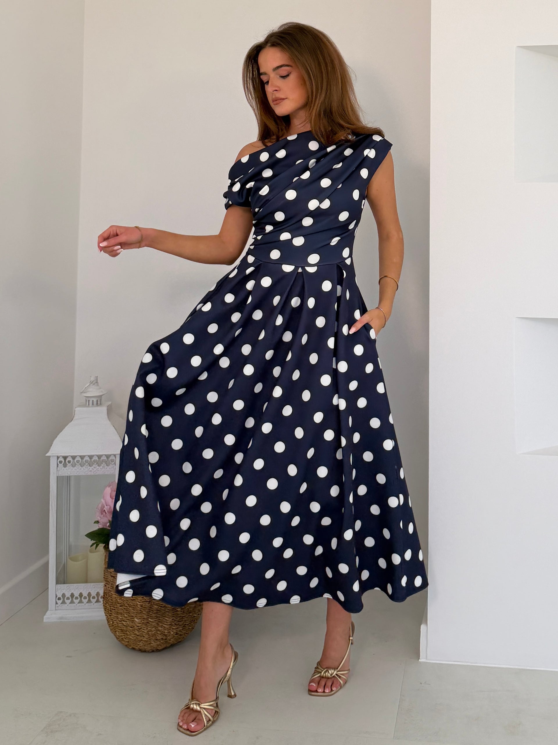 navy polka dot skater dress Vintage Motel Ladies Navy Polka Dot Skater Dress. Size 8