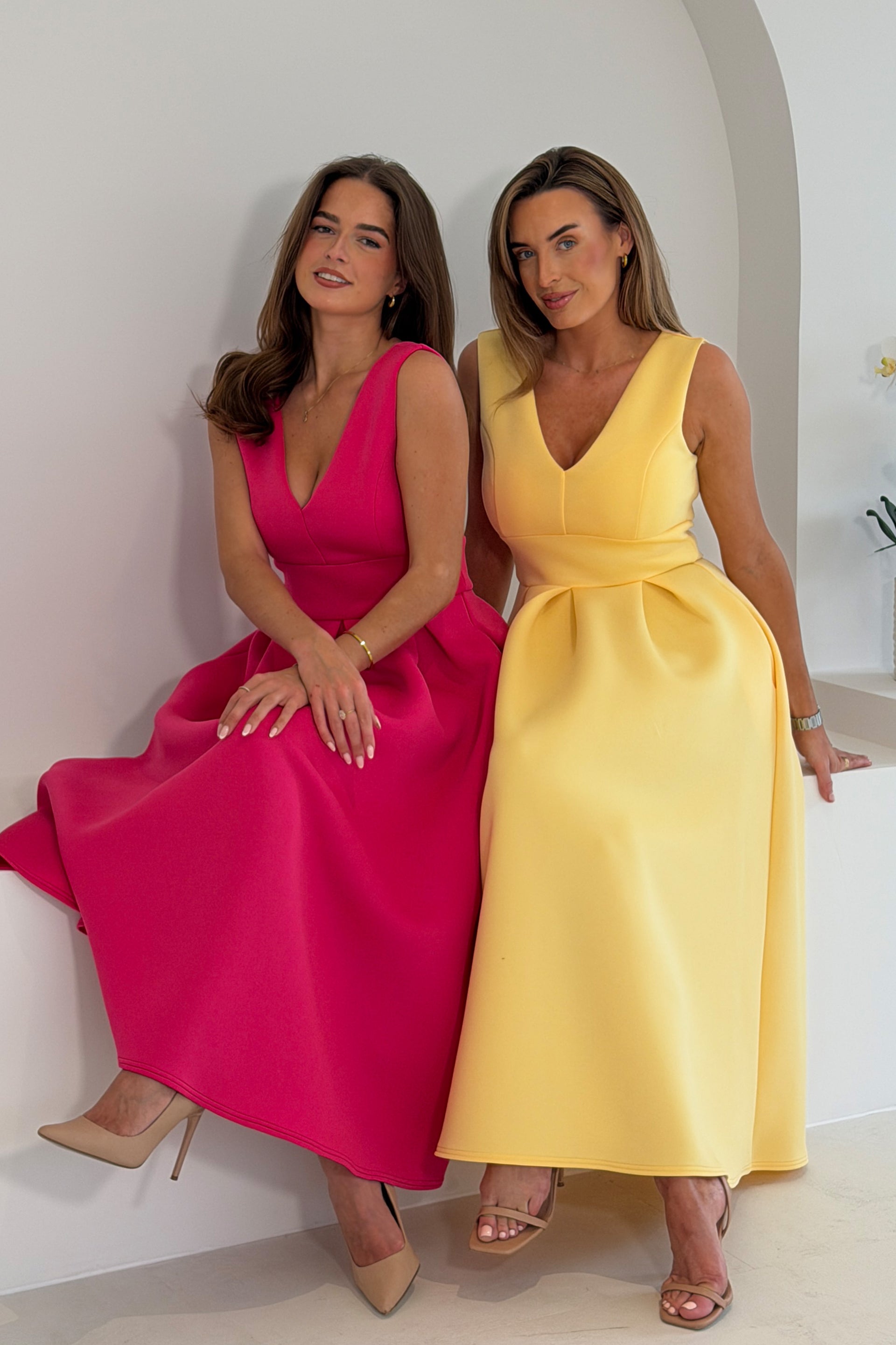 Bethany V Neck Skater Midi Yellow – Girl In Mind