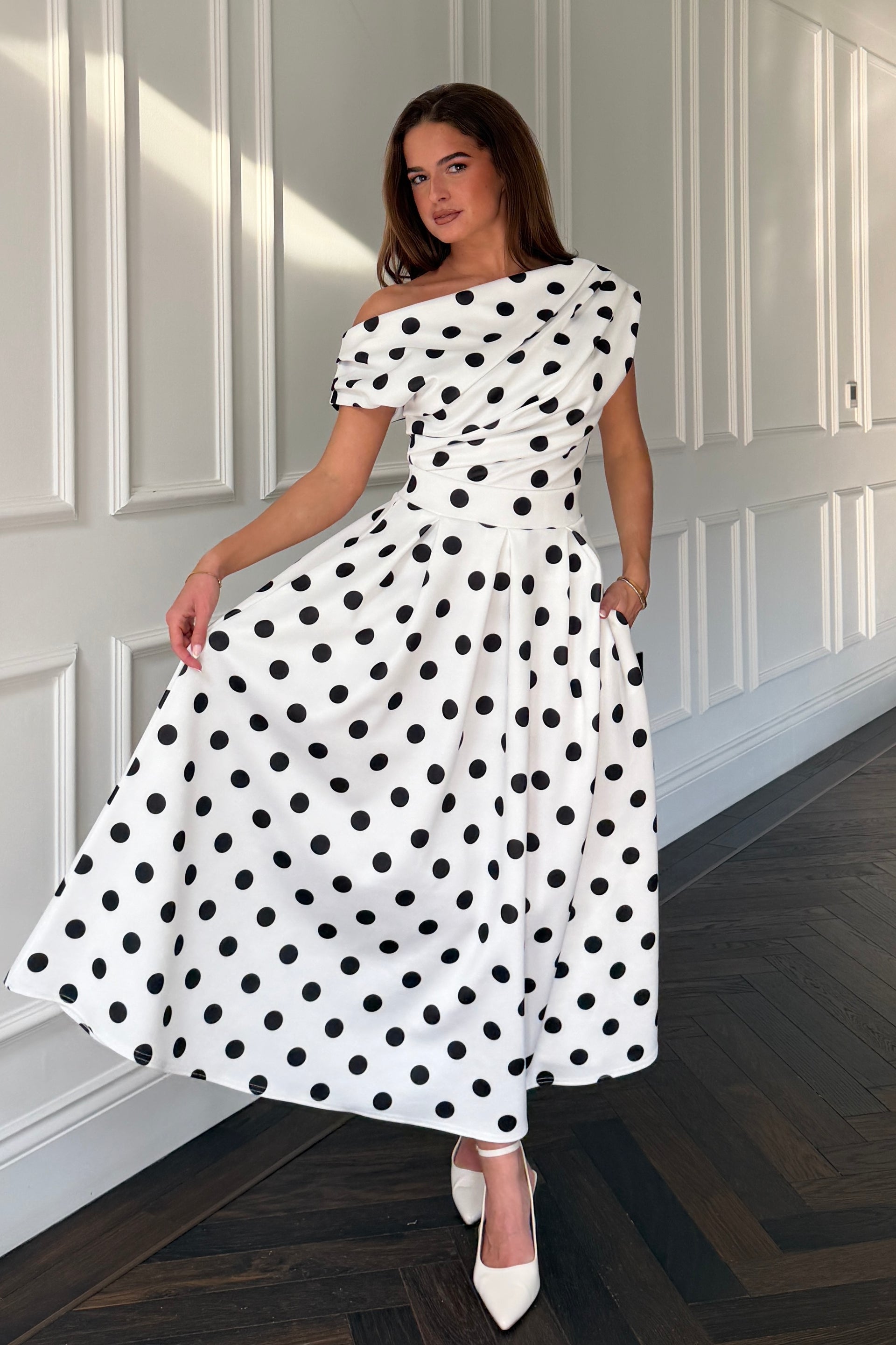 Donna Asymmetric Top Polka – Girl In Mind