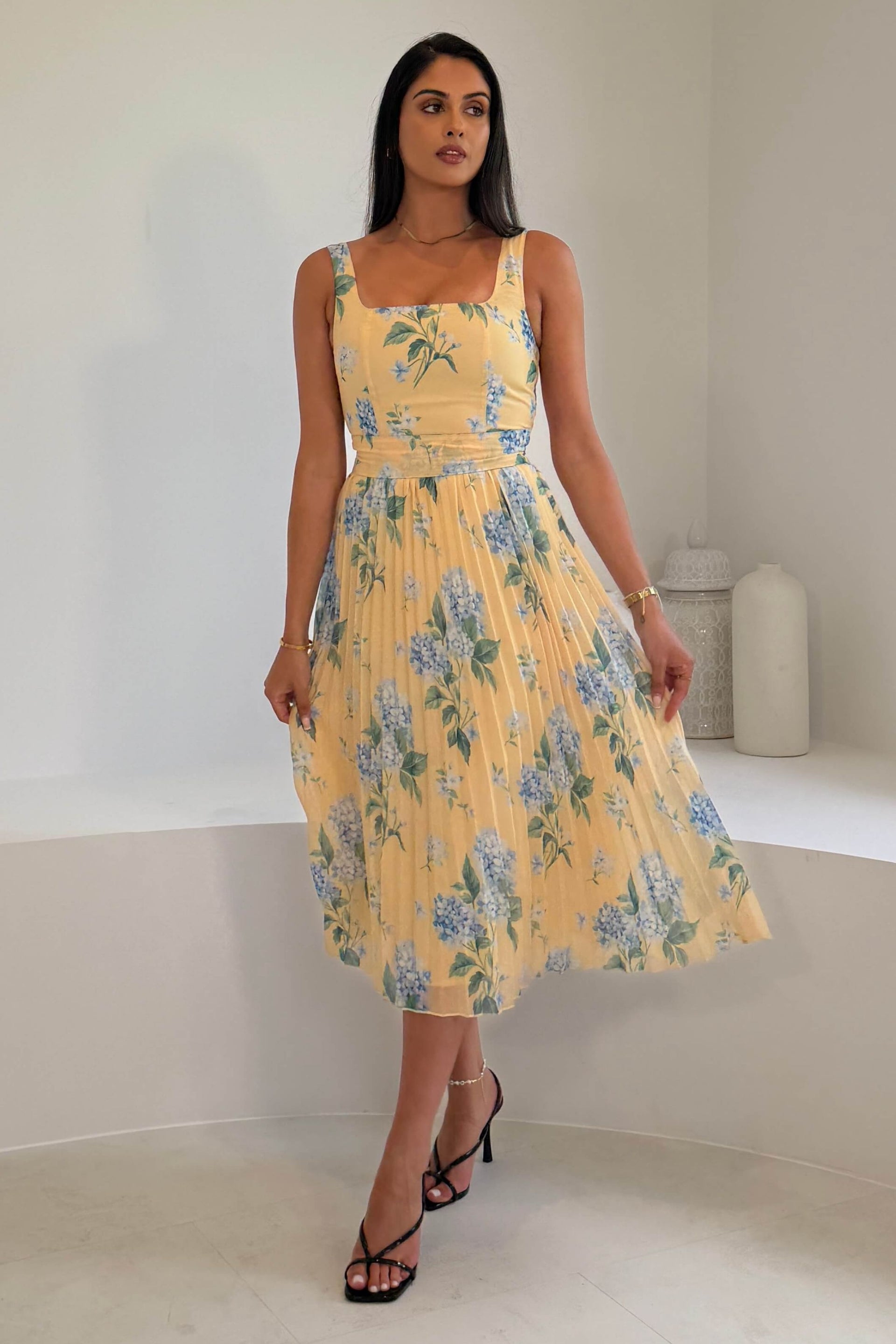 LOLA IN YELLOW PRINT